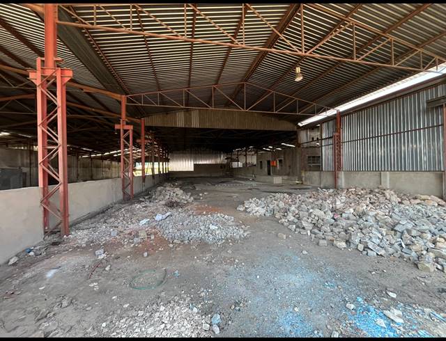 9,300M² WAREHOUSE FOR SALE IN VULCANIA